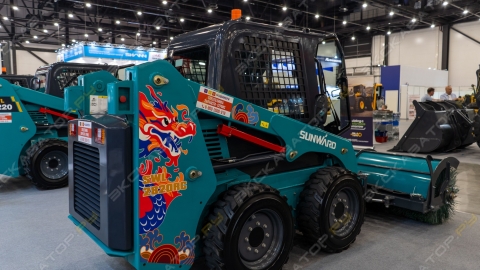 Мини-погрузчик SUNWARD SWL2820RC