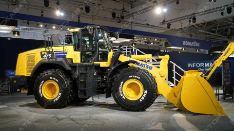 Komatsu WA476 large wheel loader