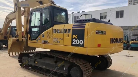 KOMATSU PC200-7