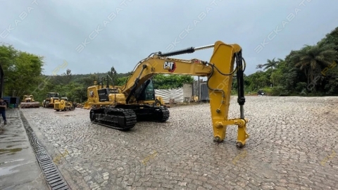 CAT-336-2022-04-hammer-side