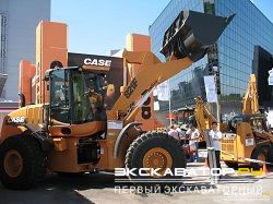 Фронтальные погрузчики колесные Case 821F