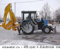 Экскаваторы-погрузчики Дорэлектромаш ДЭМ-1142 с поворотным отвалом