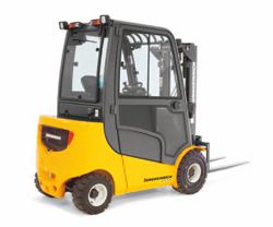 Автопогрузчики вилочные Jungheinrich DFG 320