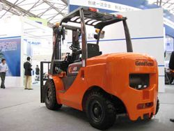 Автопогрузчики вилочные Goodsense FD40B-C1