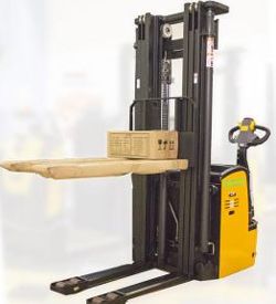 Самоходные штабелеры Stocklift CDDR 15-II DS 3500