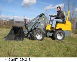 Мини-погрузчики фронтальные GiANT D202 S