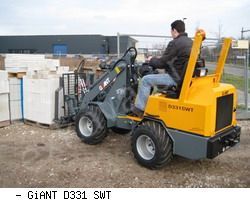 Мини-погрузчики фронтальные GiANT D331 SWT